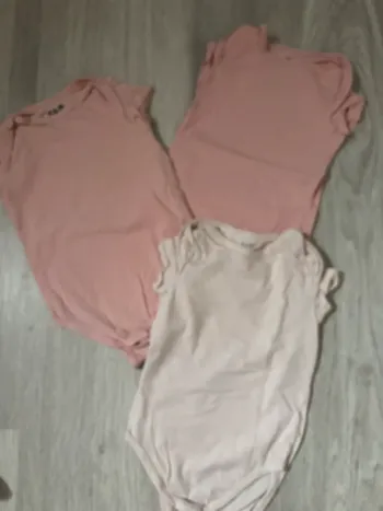 Lot bodies fille 36 mois TAO