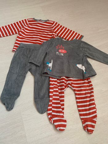 2 pyjamas