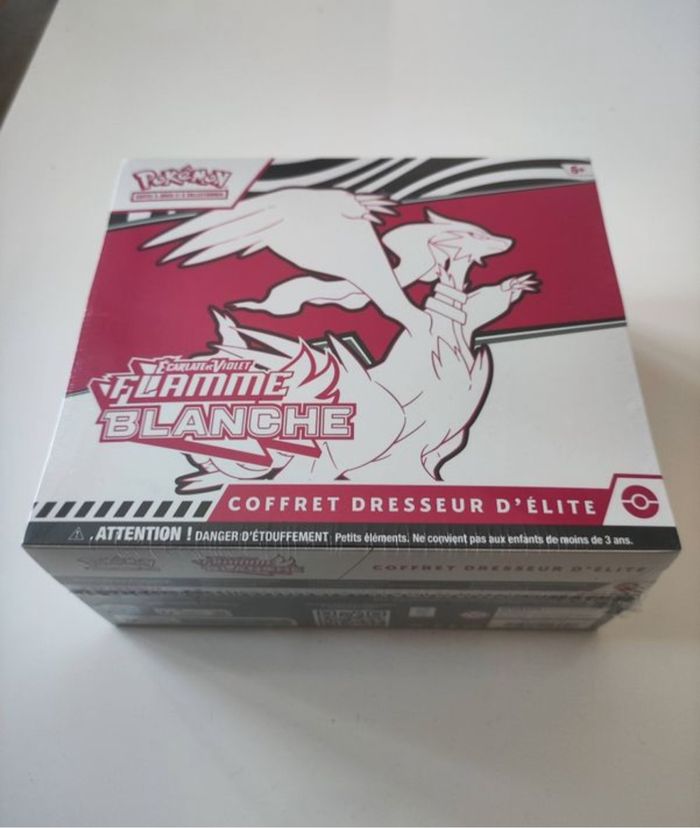 ETB Flamme Blanche 10.5 Pokémon