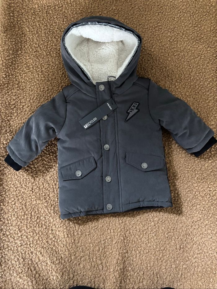 Manteau ikks neuf 6 mois