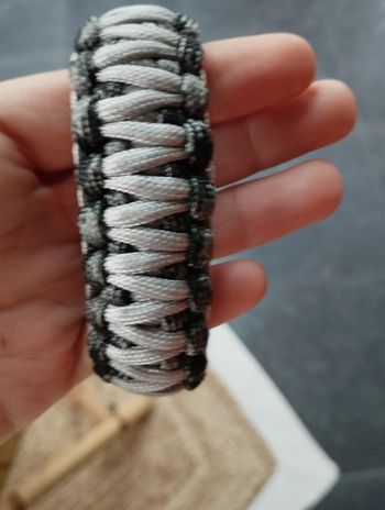 Bracelet de survie paracorde homme noir et gris