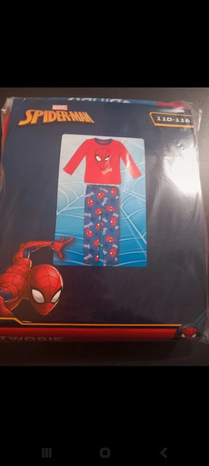 Pyjama spidey - photo numéro 4