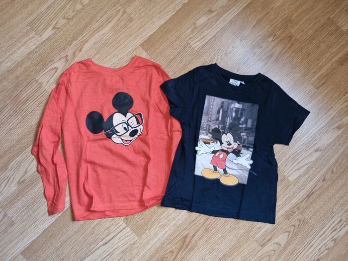 Lot de t shirt Mickey taille 5 ans
