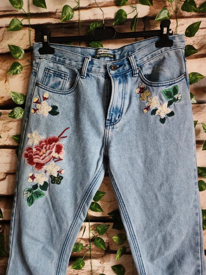 🌸Jeans Fleurie Taille 38🌸 - photo numéro 2