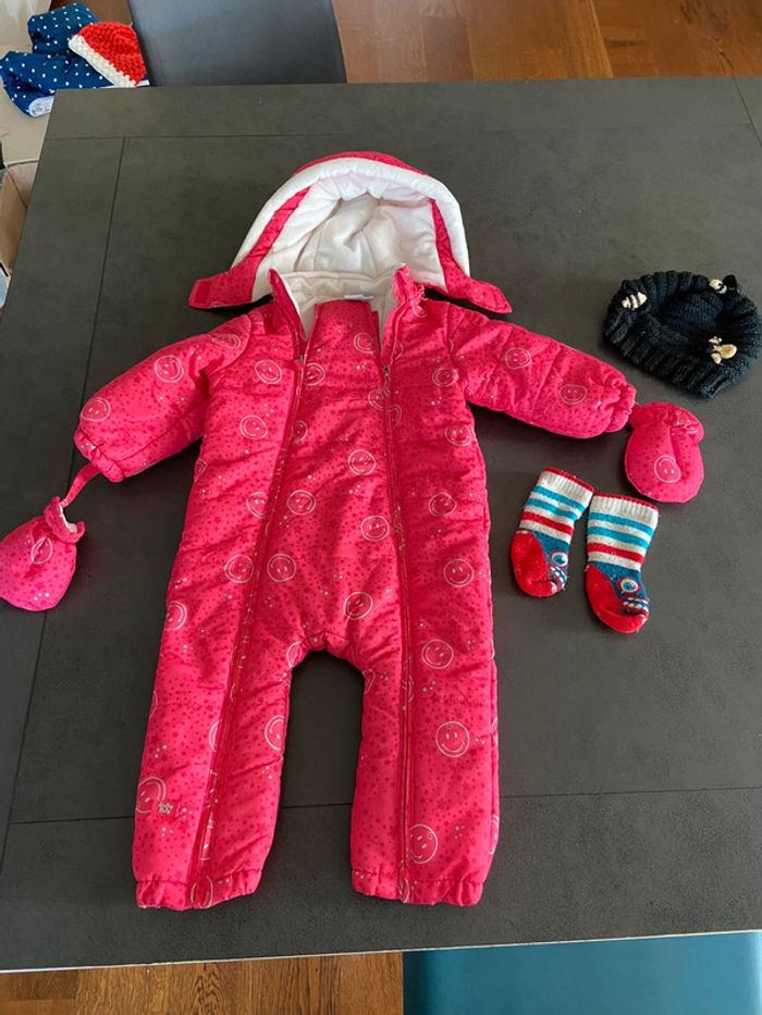 Combinaison ski fille chaussettes bonnet 24 mois