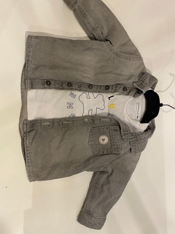 Ensemble t-shirt manche longue et chemise en jean