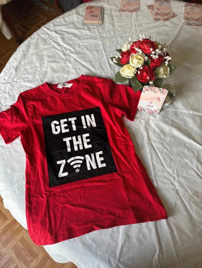 T-shirt. A manches courtes. Enfant. Garçon. Rouge. - photo numéro 2