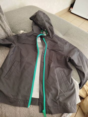 Coupe vent garçon taille  8 ans . In Extenso