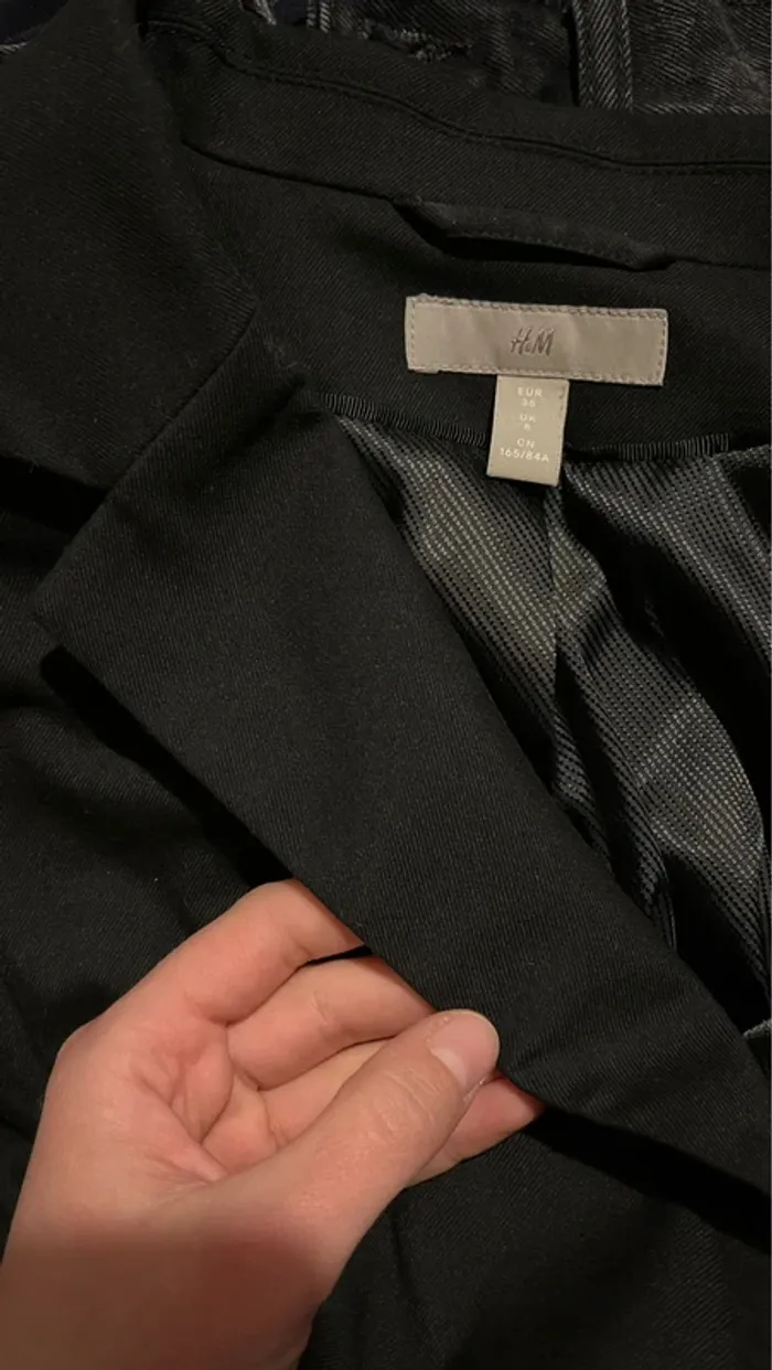 Blazer court noir H&M - photo numéro 2