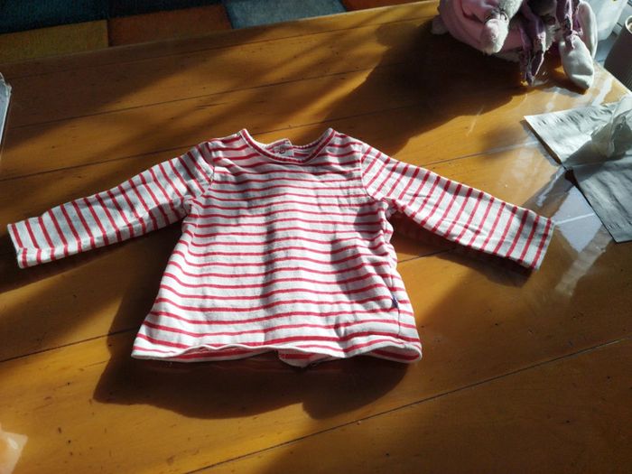 Marinière bébé 6 mois sucré d'orge rouge très bon état