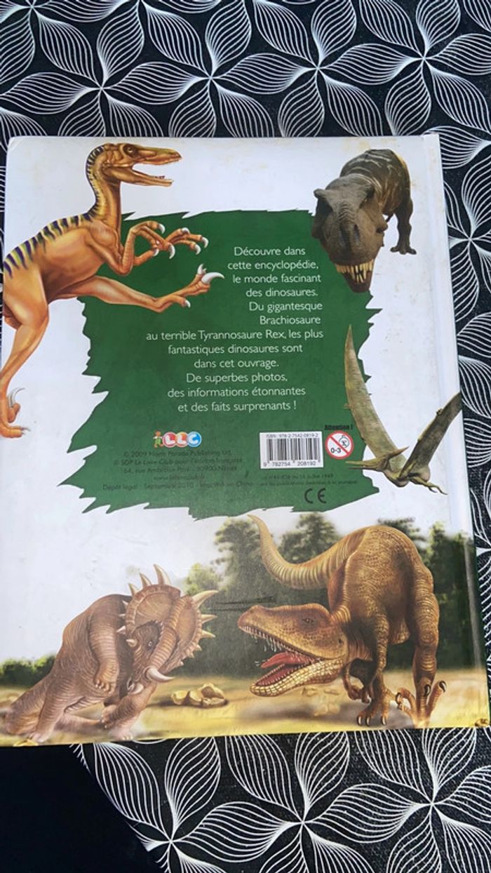 Livre Découvre les dinosaures - photo numéro 2