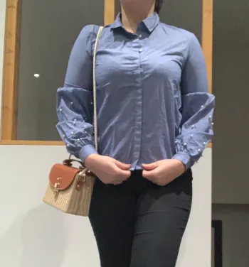 Chemise couleur jean perles