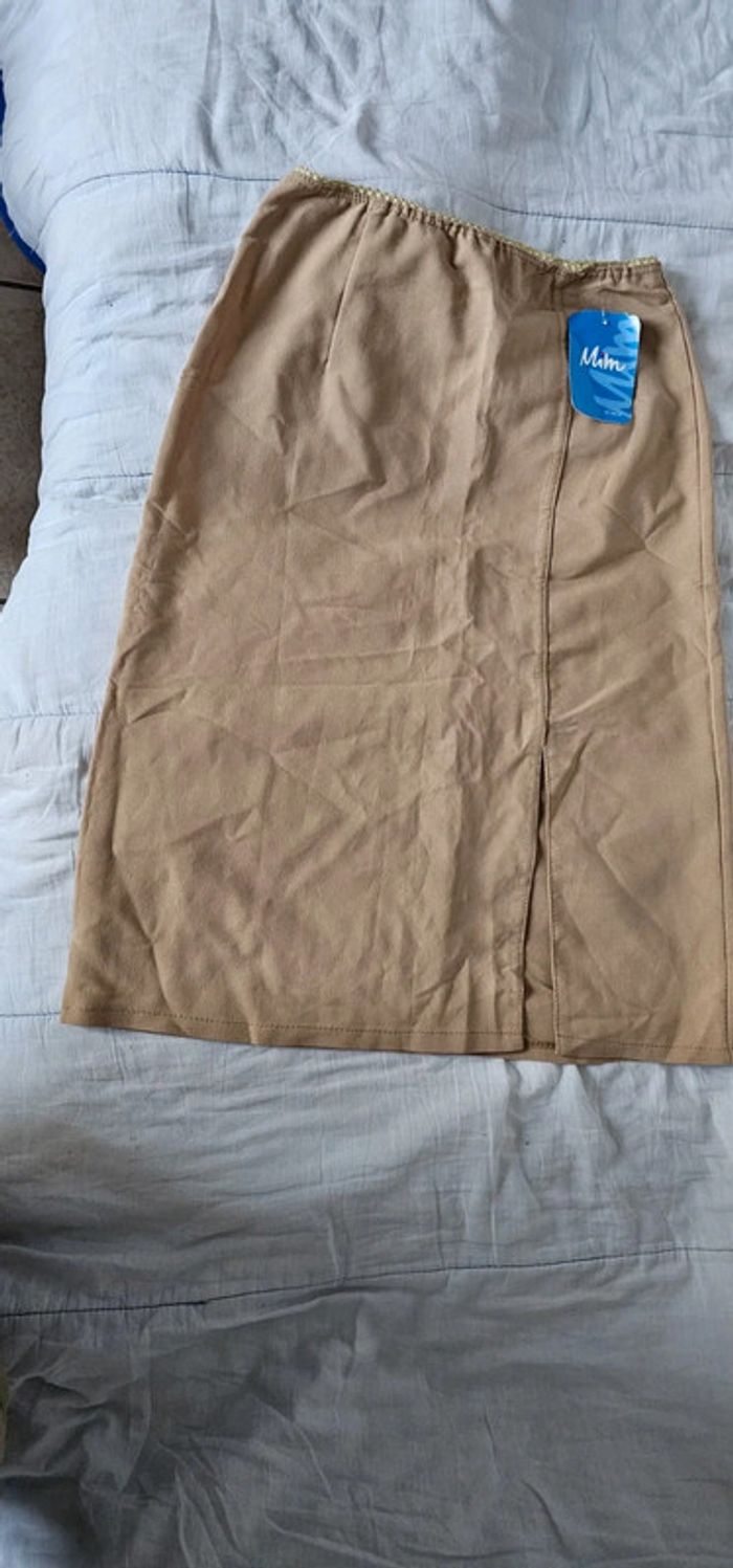 Jupe beige taille 40