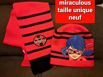 Set ensemble bonnet et écharpe Lady bug miraculous NEUF
