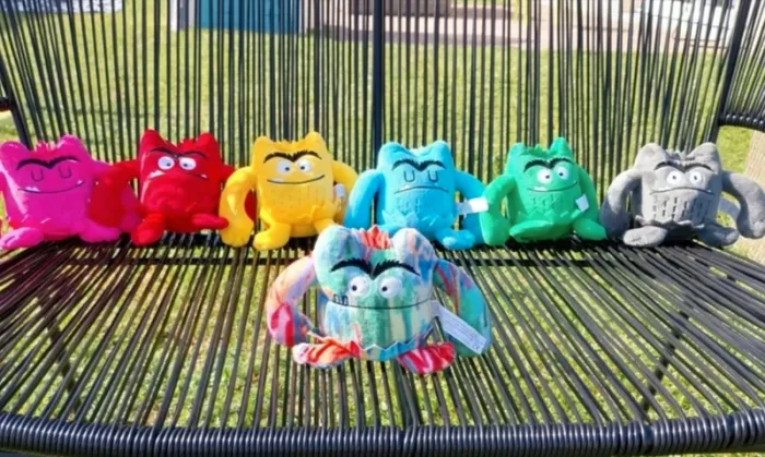7 peluches monstres des émotions