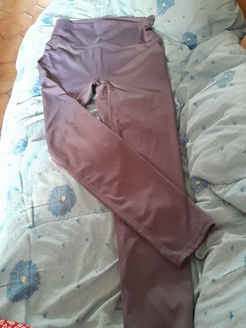 Vendu par deux. Tres beaux leggings de sport femme  yoga 3XL