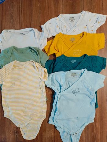 Lot de 7 bodies Tao, Kiabi 6 mois