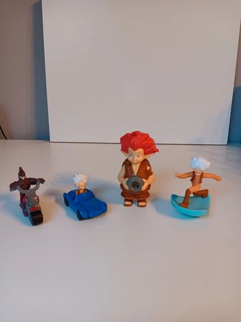 Lot 4 figurines vintage arthur et les minimoys 
taille 10cm pour la plus grande