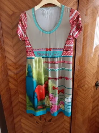 Magnifique robe colorée Poupée Chic-T42