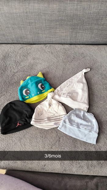 Lot bonnet bébé