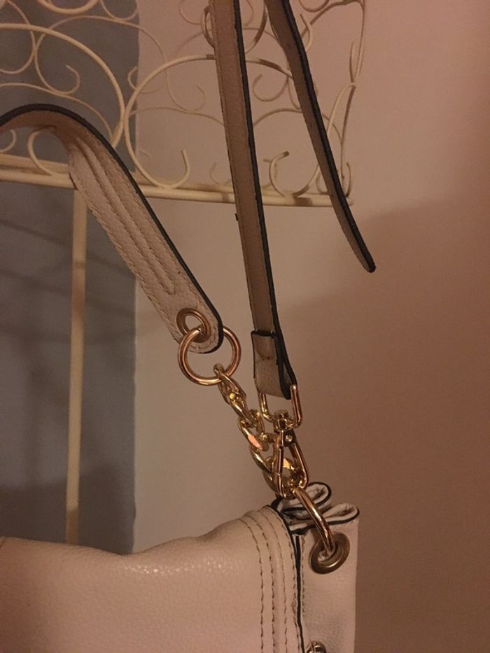 Sac bandoulière beige et détails dorés - photo numéro 2