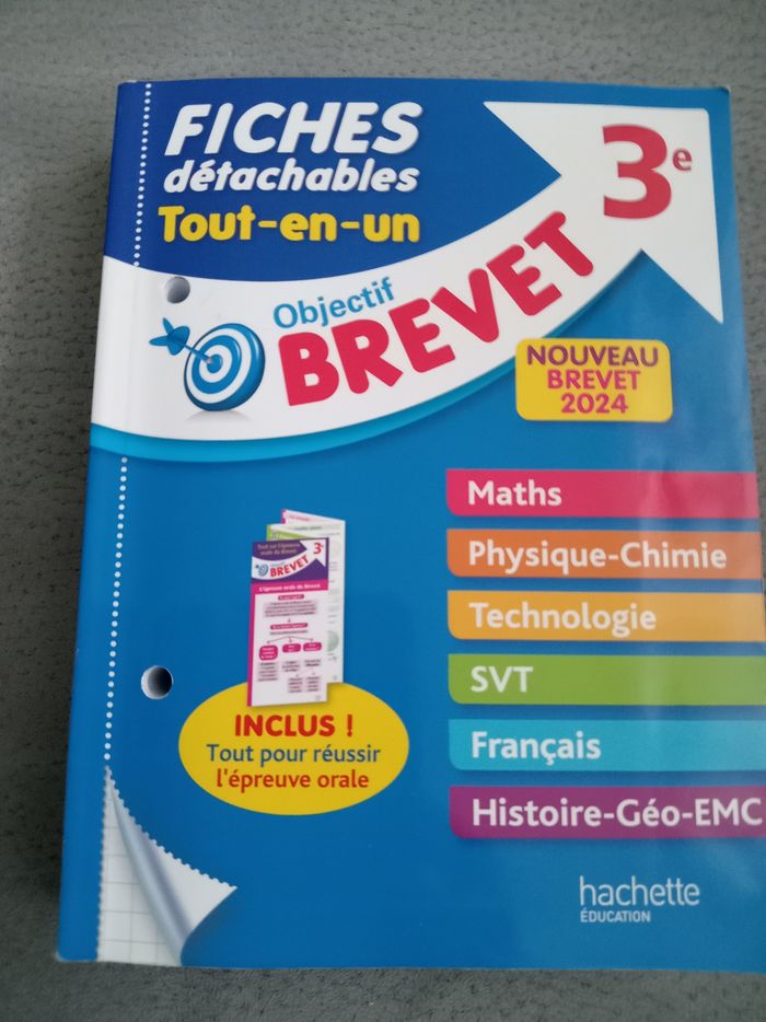 Lot de 5 manuels 4 annales de brevet + 1 livre avec les fiches détachables - photo numéro 5