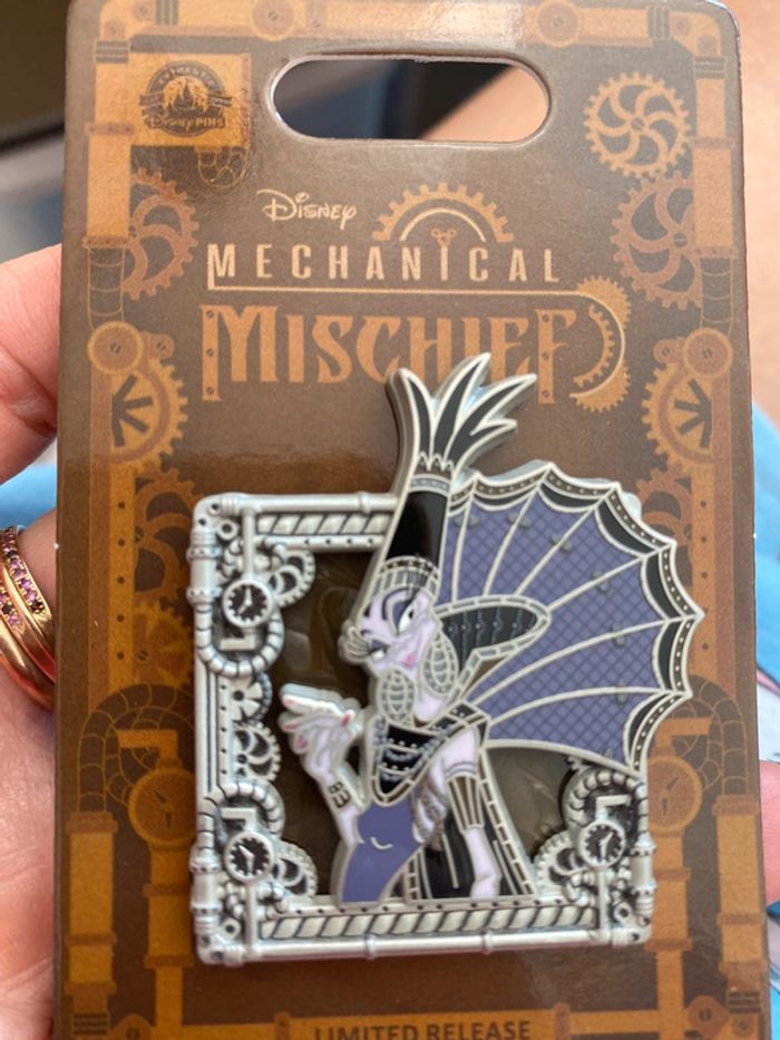 Pin's disney mechanical