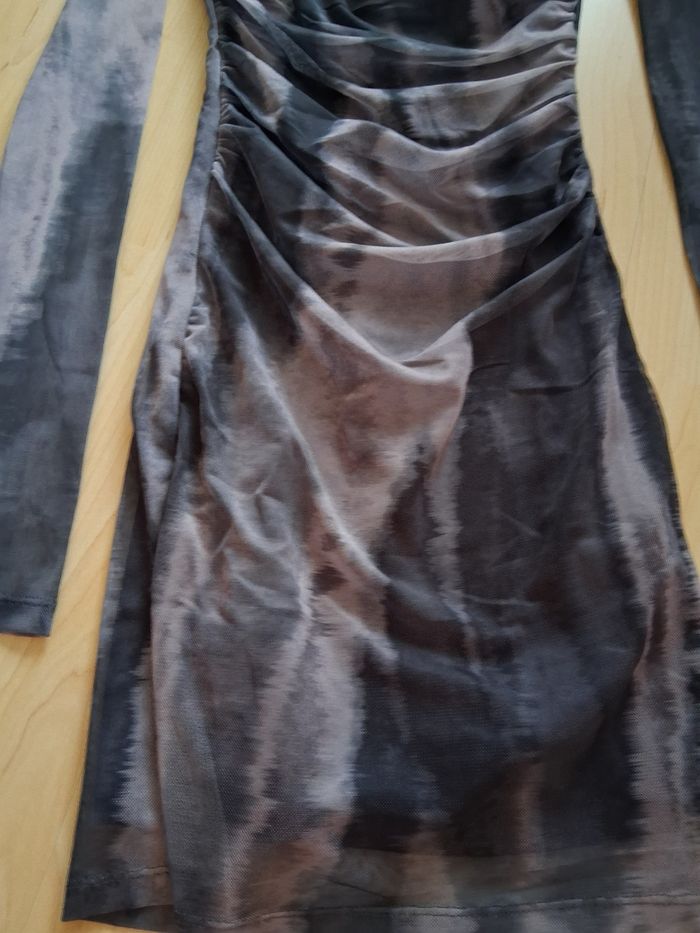 Robe grise - photo numéro 6