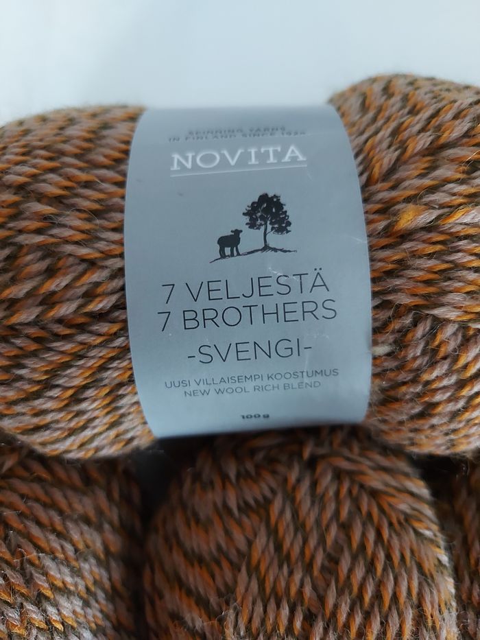 Lot 6 pelotes de laine - photo numéro 2