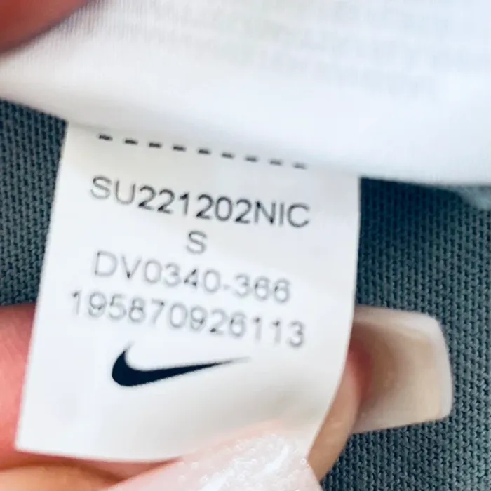 T.shirt court/brassière/débardeur bleu clair Nike pour femme, taille S - photo numéro 4