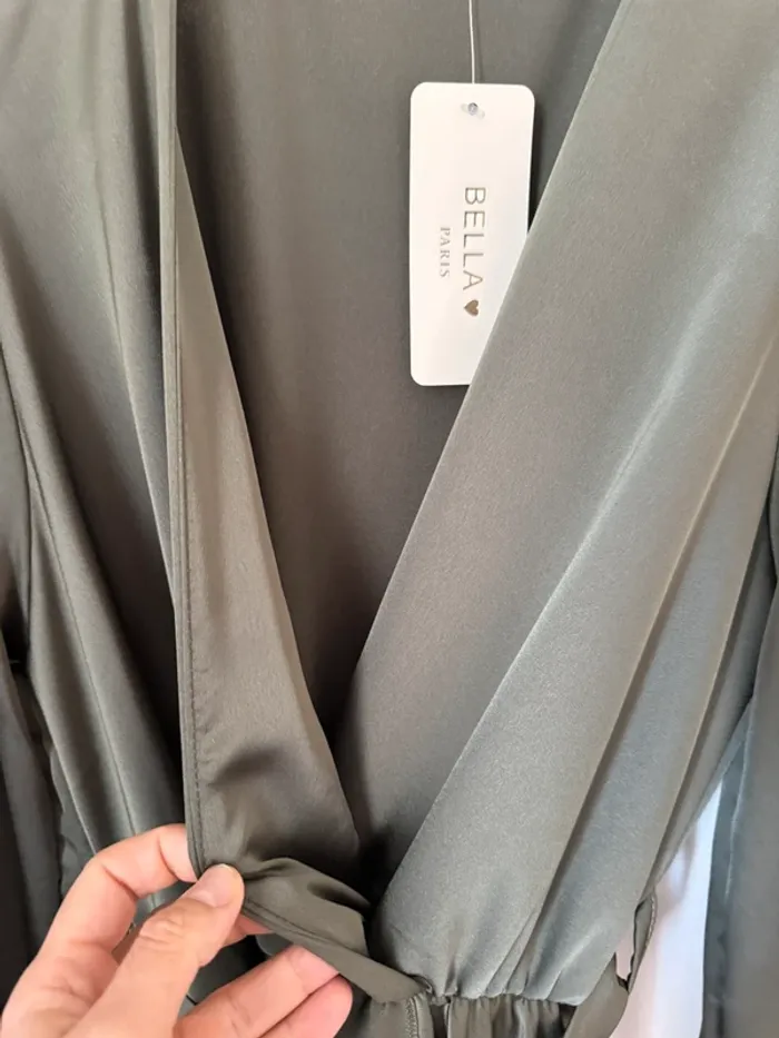 Robe satinée - photo numéro 6