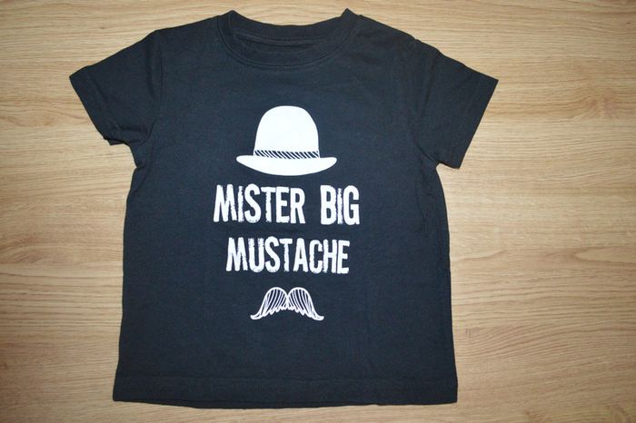 Tee shirt manches courtes In Extenso 3 ans Big moustache
