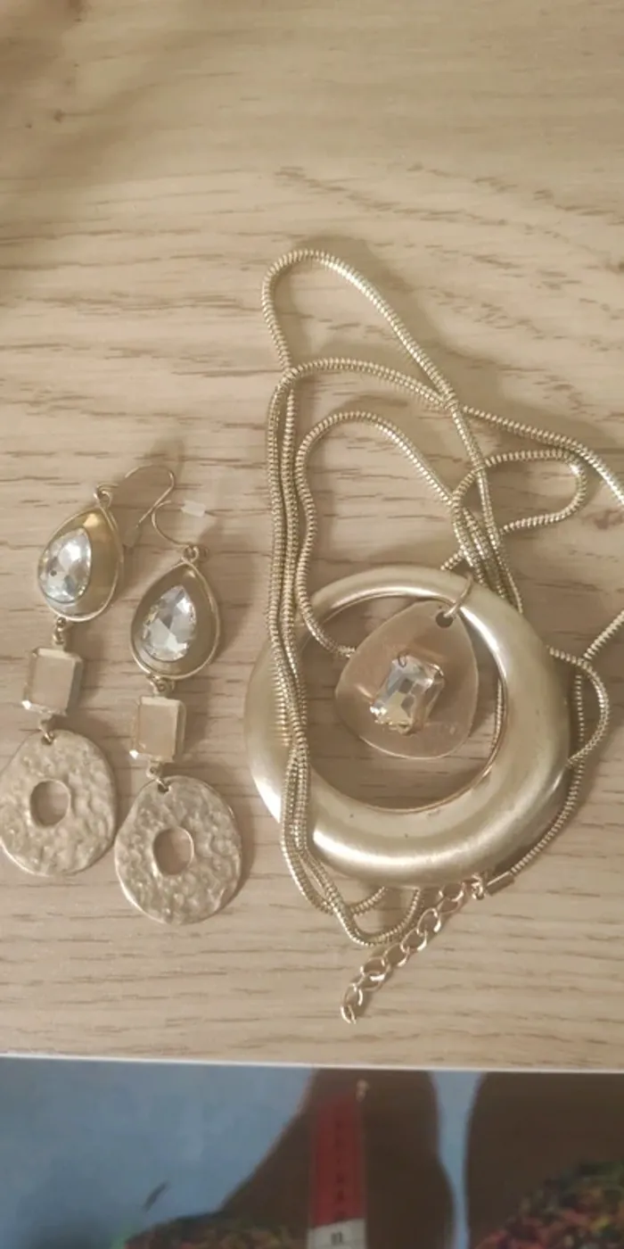 Ensemble collier et boucles d'oreilles - photo numéro 5