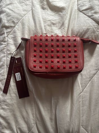 Sac bandoulière rouge clouté Bestini neuf avec étiquette
