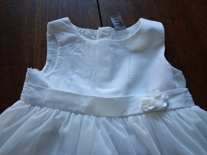 Robe de cérémonie blanche pour bébé de marque Kiabi - photo numéro 3
