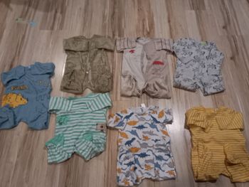 Lot 7 pyjamas 9M