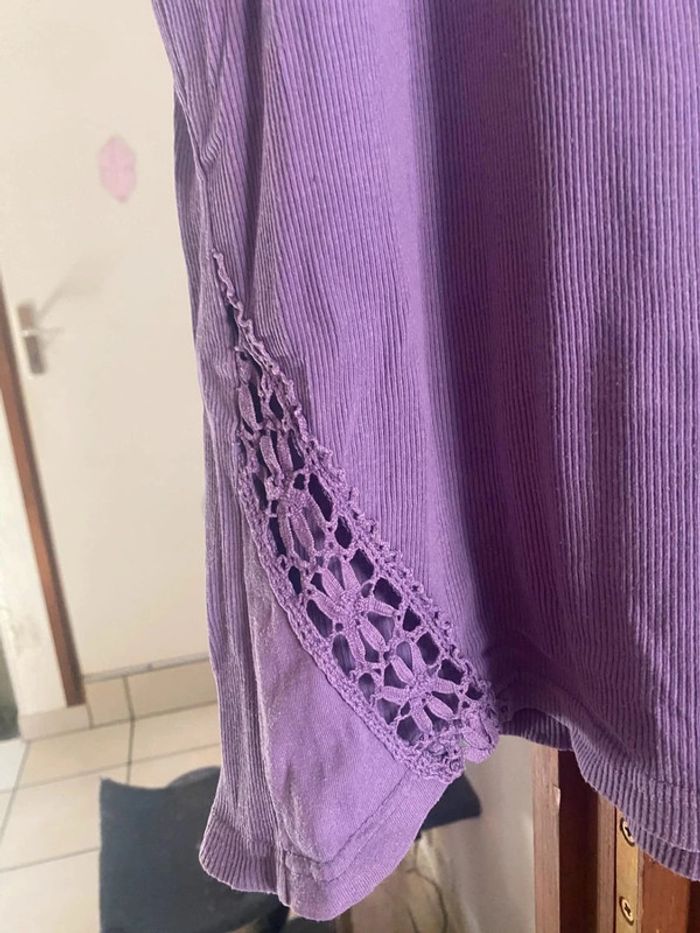 tre beau tee shirt femme avec motif marque chose promise taille 38 - photo numéro 4