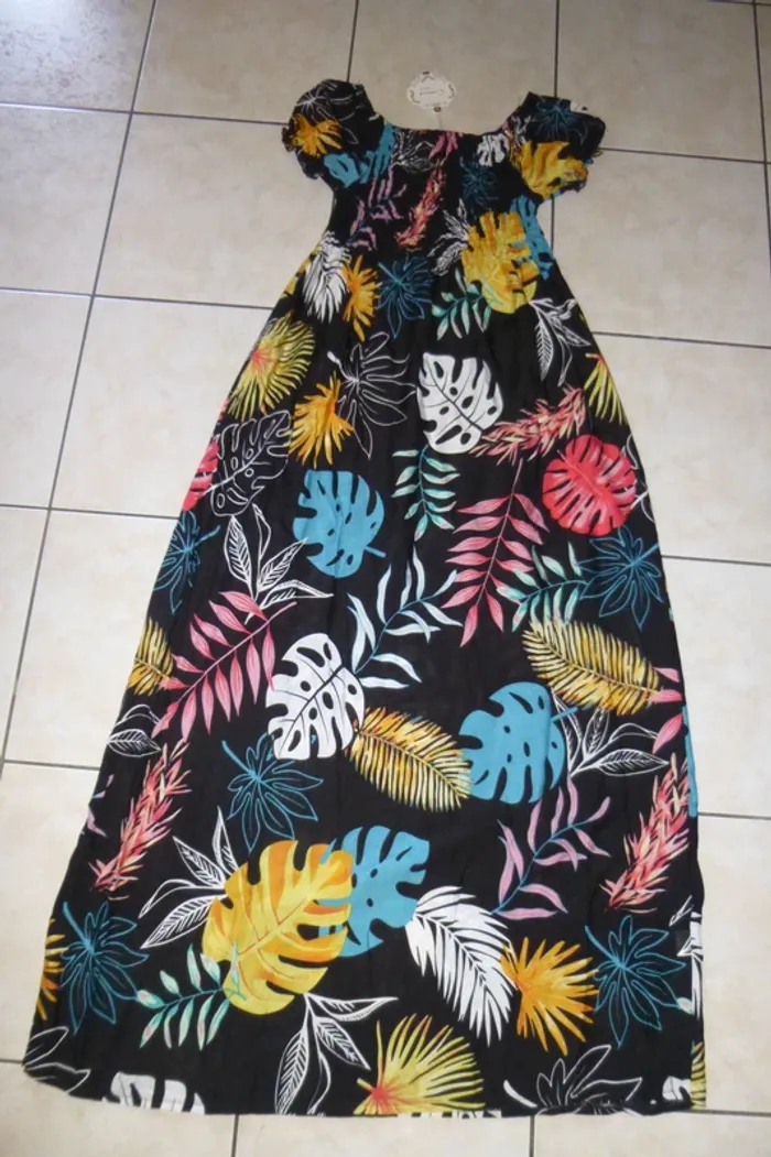 robe longue évasé d'été noir a motifs taille M/L élastique 25cm niveau poitrine neuve - photo numéro 3