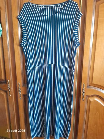 Robe ongue à rayures