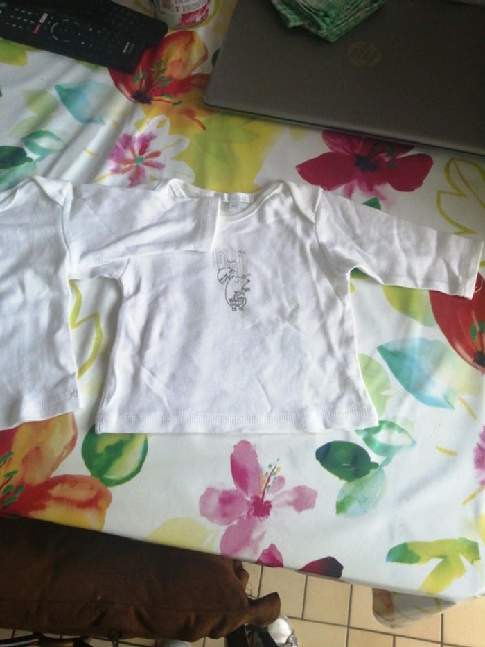 2 tee-shirts bébé - photo numéro 4