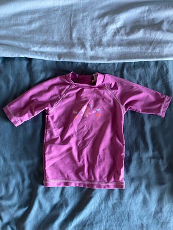 T-shirt de bain ou de plage fille taille 12 mois marque kitchoun