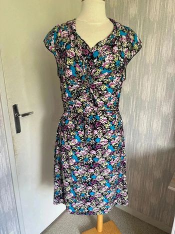 Magnifique robe colorée taille 38 marque moda y&m