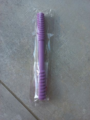 Bâtonnet de dentition neuf violet