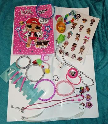 Lot de de 24 articles princesse Disney etc
