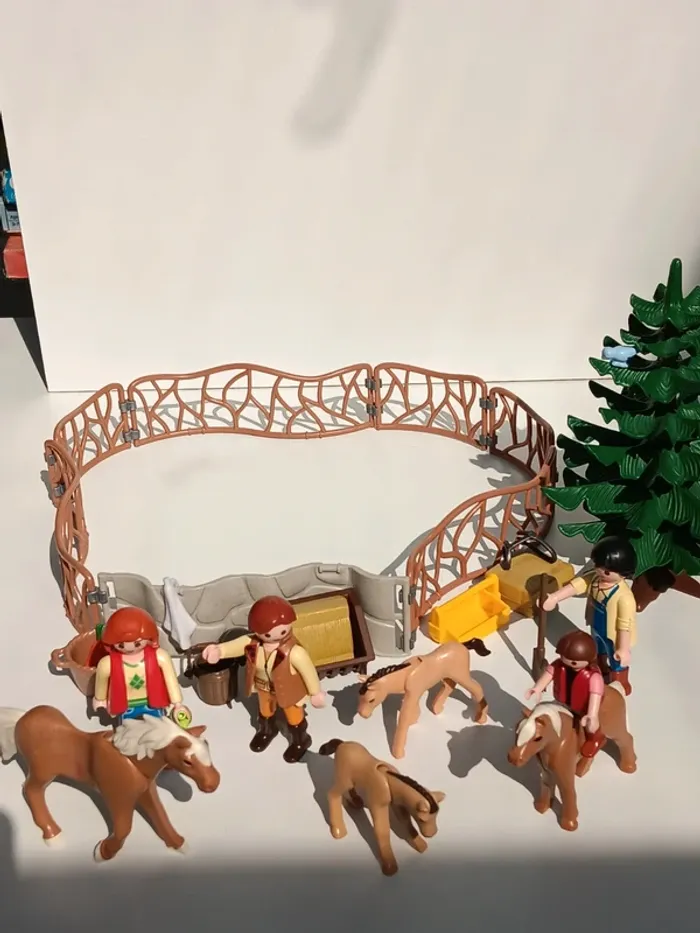 Lot figurines playmobil carrousel apprendre à faire du cheval - photo numéro 5