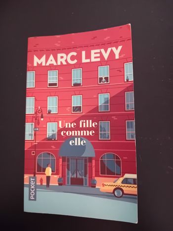 Livre "Une fille comme elle"
