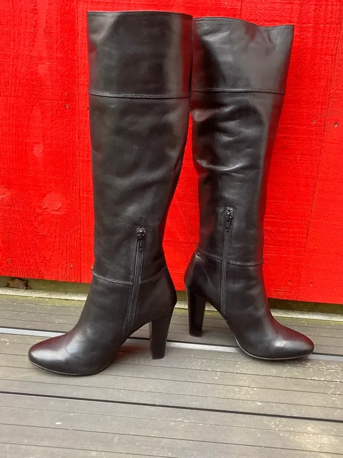 Bottes cuir noir T 38 Naf Naf - photo numéro 2