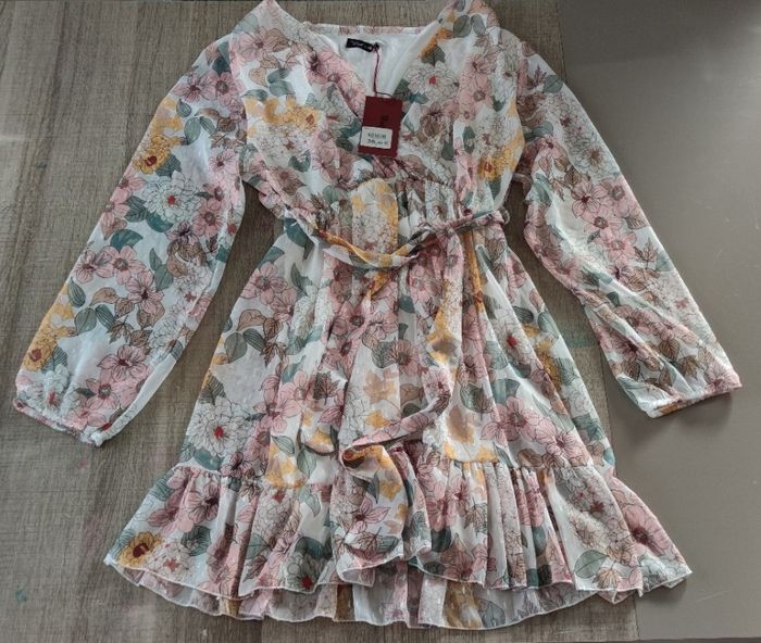 Robe courte à manches longues pour femme, marque Made in Italy taille 38 multicolore fleurie - photo numéro 3
