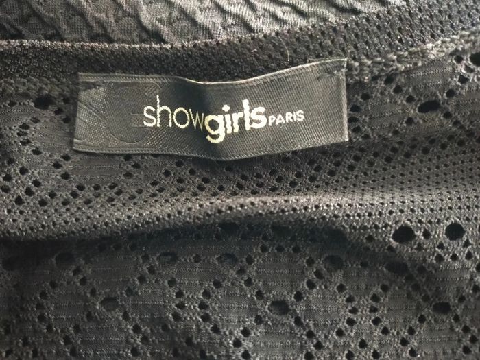 Robe noire ajourée – Showgirls Paris – Fabriquée en France - photo numéro 4