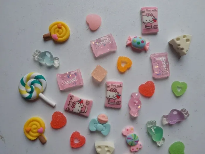 Lot 30 accessoires miniature bonbon gateau sucette Hello kitty - photo numéro 4